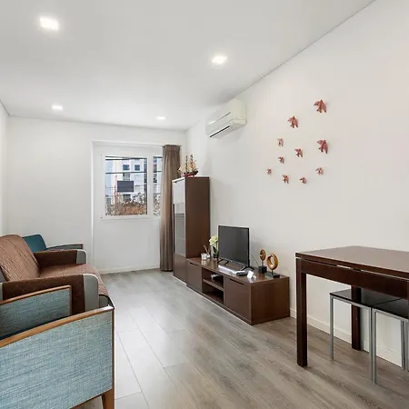 Casa Dos Terracos T2 1º アパート *