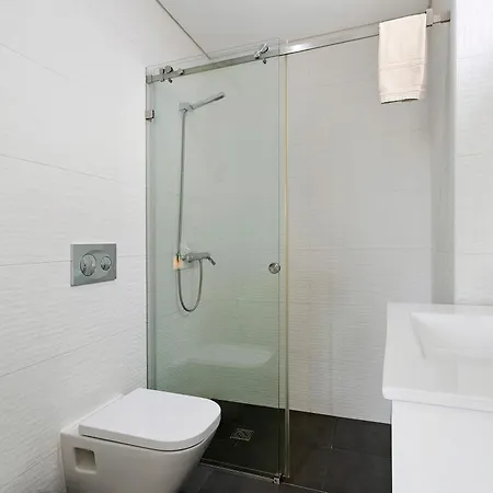 Casa Dos Terracos T2 1º アパート *